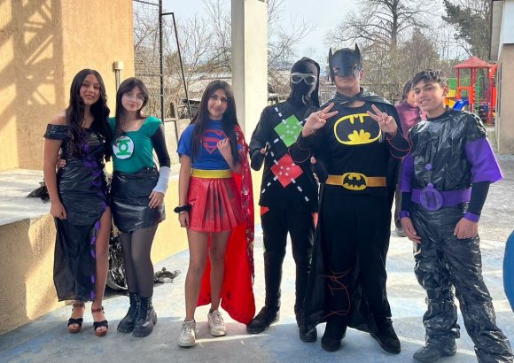 Recycled Fashion: Desfile de Moda Sostenible en Conmemoración del Día Mundial del Reciclaje